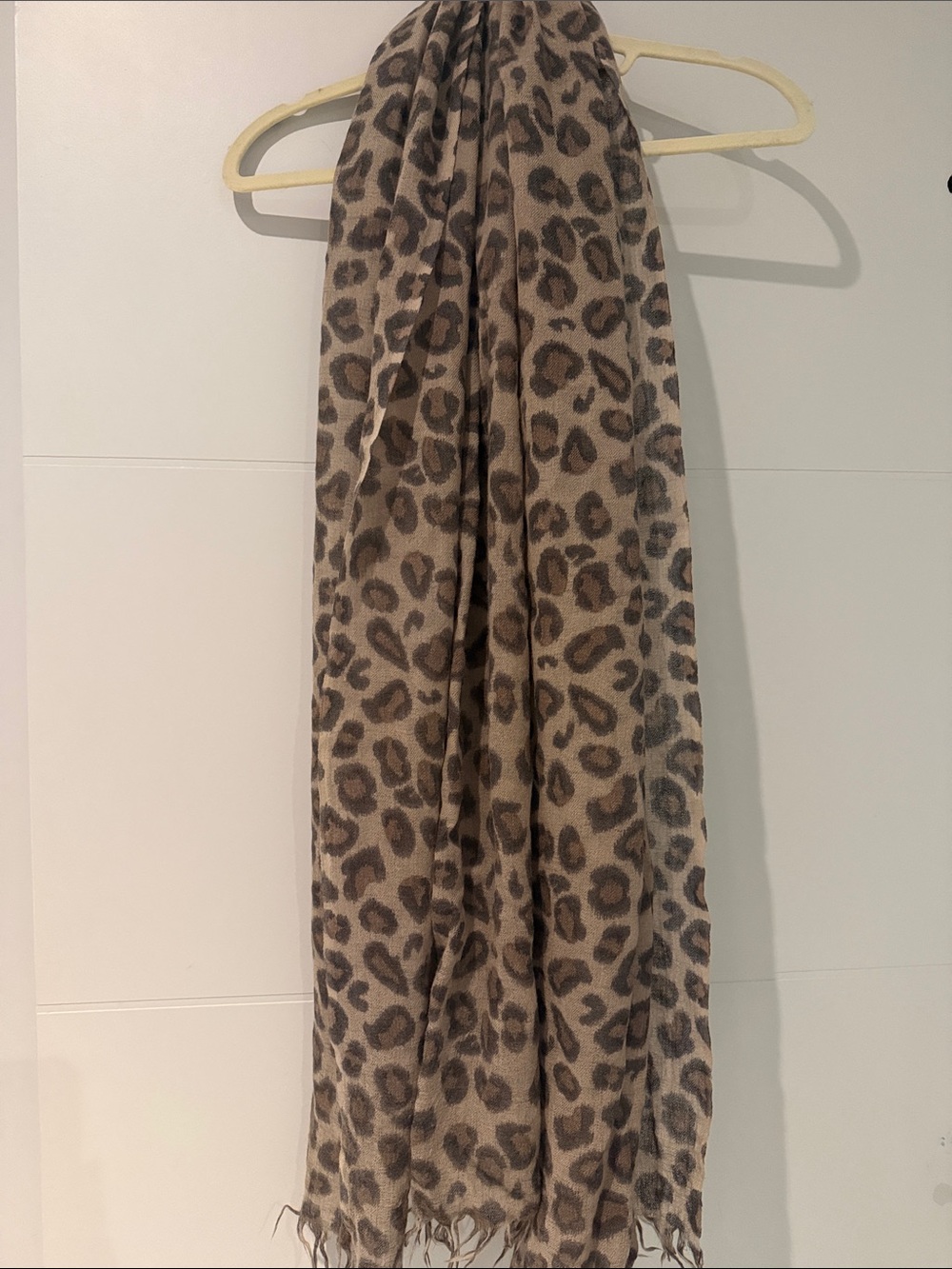 Wilfred 100% wool leopard print scarf